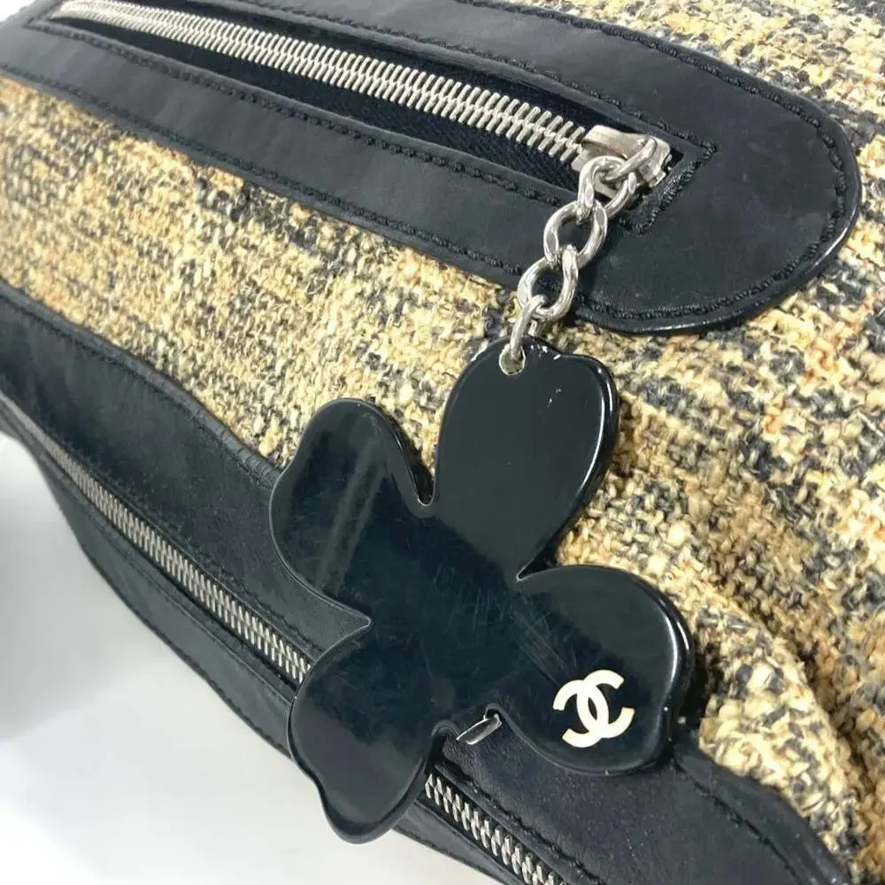 CHANEL Black Leather Logo Shoulder Bag
